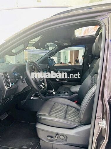 Ford Everest Platinum–Xe sang,full option,giá tốt