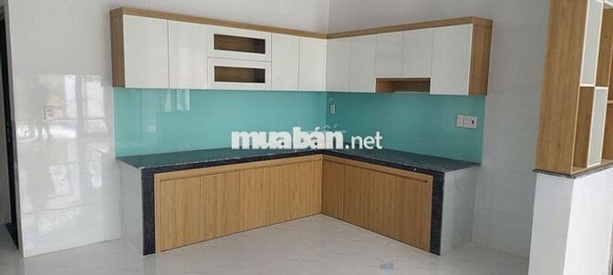 Chính chủ gửi bán nhà 1 trệt 1 lầu 5x14 SHR liền kề KCN Nam Tân Uyên