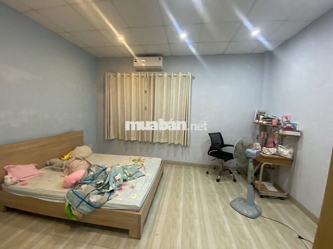 Chỉ 4.9 tỷ hẻm xe hơi 3 tầng dt 57m2 dt san 171m2. Hiệp bình phước.
