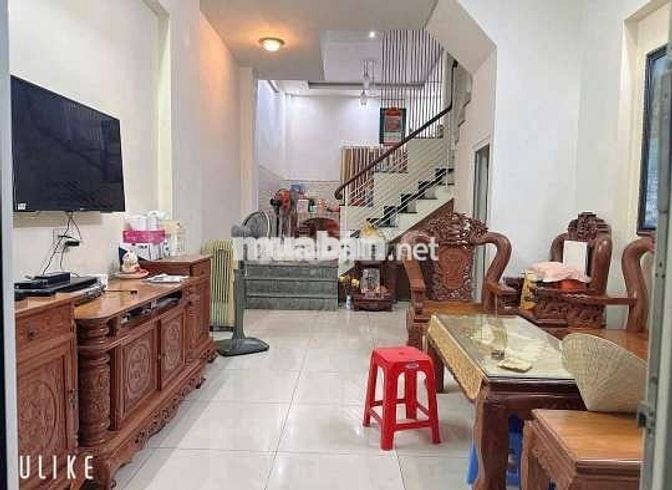 Mua nhà tặng full nội thất 90m2, đường 6m, gần BX Quận 8