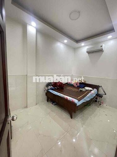 MT LÊ LỢI, CÁCH NGÃ 5 TTHM 50M, HÓC MÔN, 4TẦNG KẸP HẺM KD TẤP NẬP TỐT