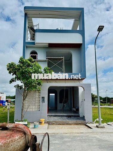 Nhà mới 1 trệt 1 lầu,3PN xã Tân Phú Trung, Củ Chi. SHR - giá 3 tỷ 5