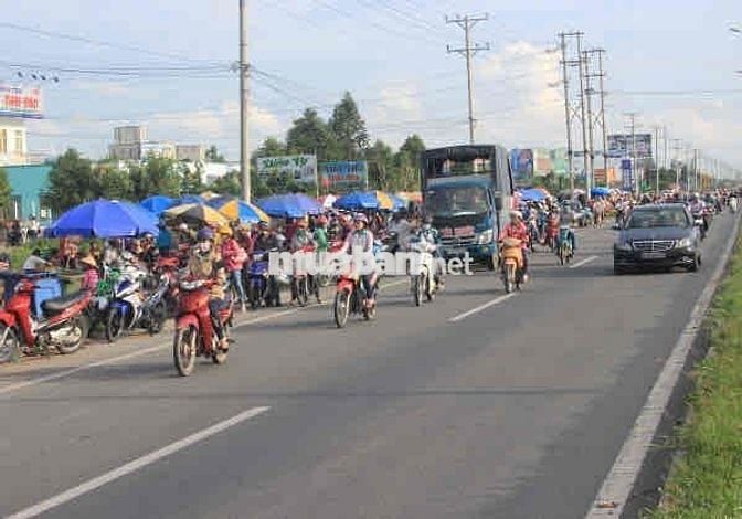 đất mặt tiền 32m, sẵn sầu riêng
