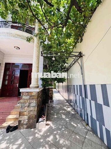 BIỆT THỰ MẶT TIỀN ĐƯỜNG TÊN KINH DOANH SẦM UẤT RẤT NGỘP GIÁ 16TỶ NHỈNH