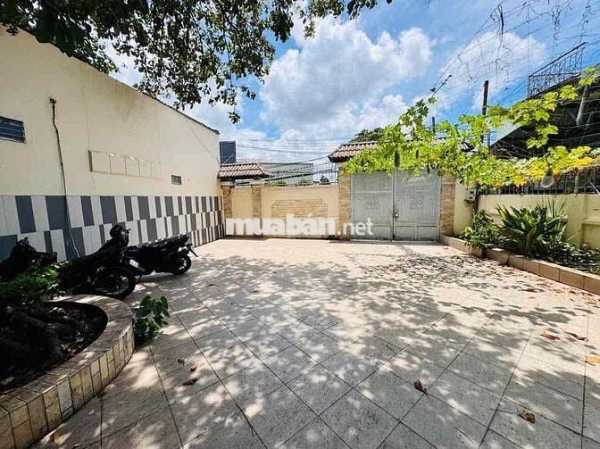 BIỆT THỰ MẶT TIỀN ĐƯỜNG TÊN KINH DOANH SẦM UẤT RẤT NGỘP GIÁ 16TỶ NHỈNH