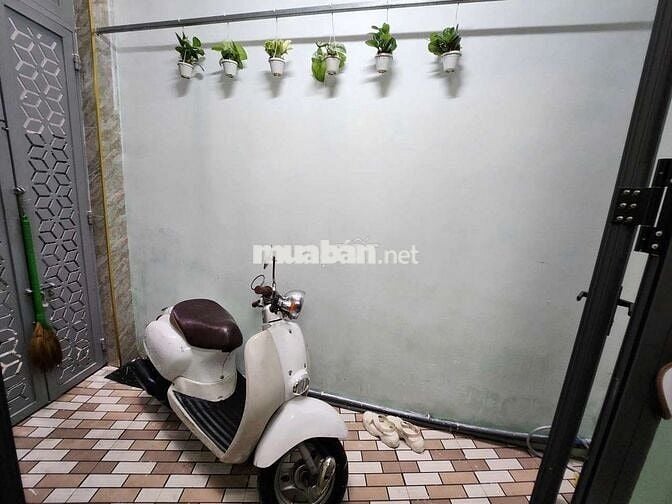 Nhà full n thất sịn sò 2 lầu 2pn 3vs trần Hung Đạo Q10