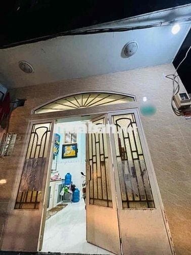 Nhà 3 tầng, ngay chợ, giá tốt chỉ 2.65 tỷ