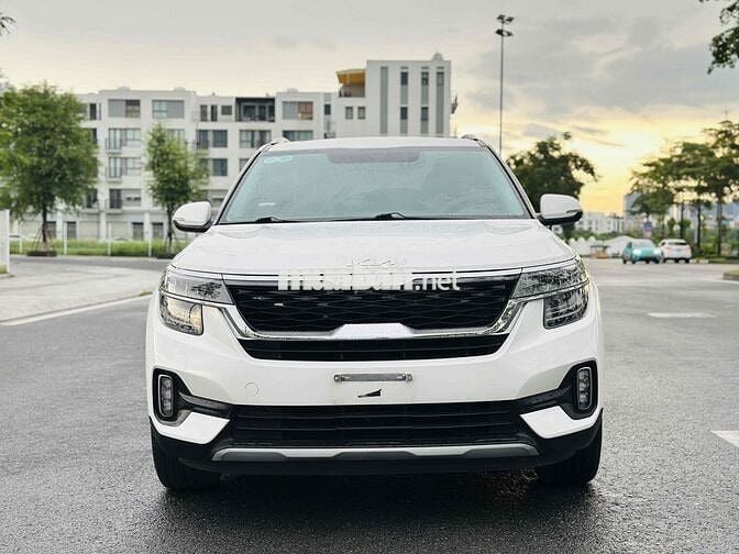 Kia Seltos 2021 model 2022 Premium 1.6 - 60000 km
