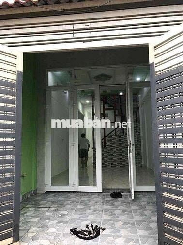 Cho thuê nhà dt 4 x17 trệt 2 lầu