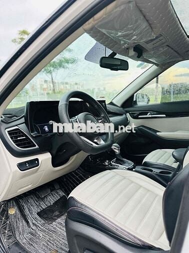 Kia Seltos 2021 model 2022 Premium 1.6 - 60000 km