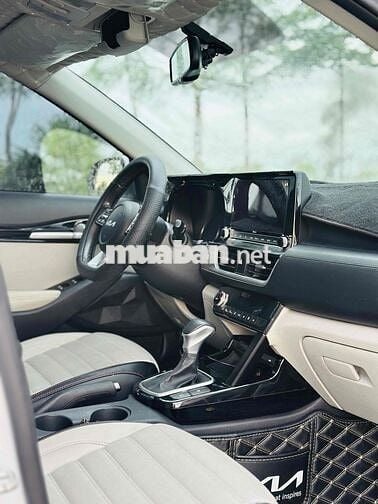 Kia Seltos 2021 model 2022 Premium 1.6 - 60000 km