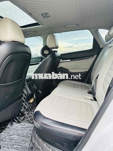 Kia Seltos 2021 model 2022 Premium 1.6 - 60000 km