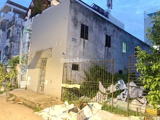 Hàng ngộp giá rẻ chỉ 100tr/m2 vẫn còn thương lượng quận 7