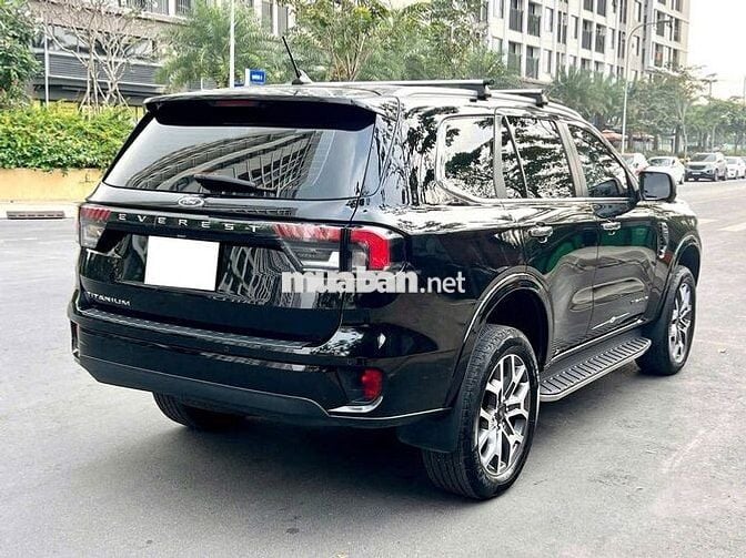 Ford Everest Titanium 4x2 2023 - 59000 km