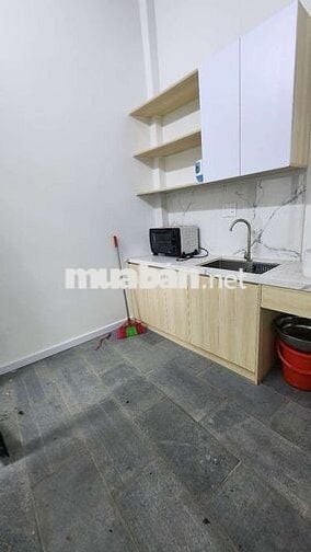 Cho thuê nhà mới sân đậu oto. Kinh doanh được tất cả ngành nghề.
