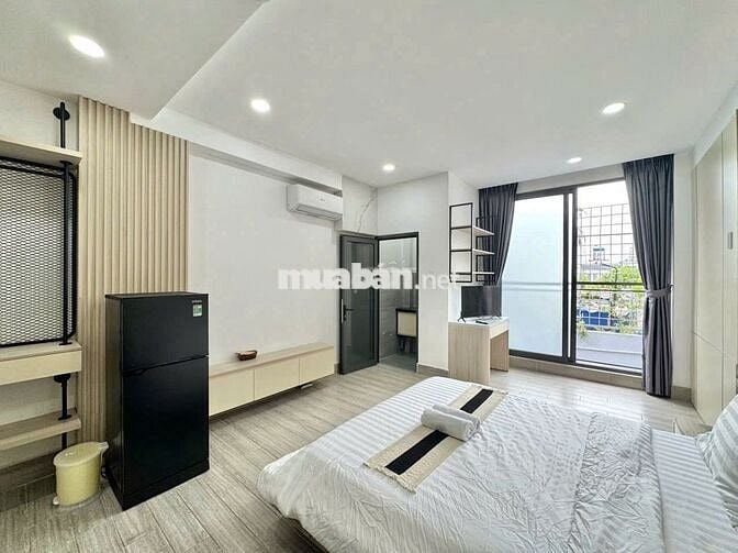STUDIO BAN CÔNG NỘI THẤT NHƯ HÌNH ĐI BỘ QUA IUH NGUYỄN VĂN DUNG