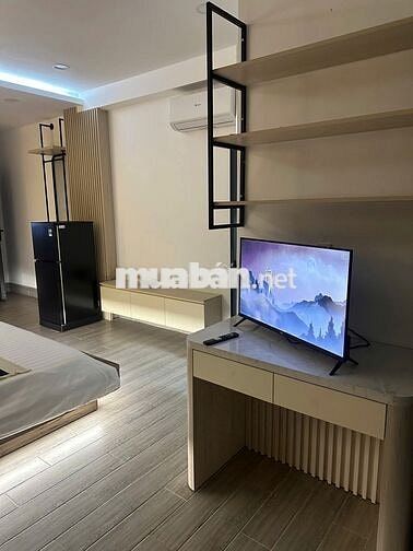 STUDIO BAN CÔNG NỘI THẤT NHƯ HÌNH ĐI BỘ QUA IUH NGUYỄN VĂN DUNG