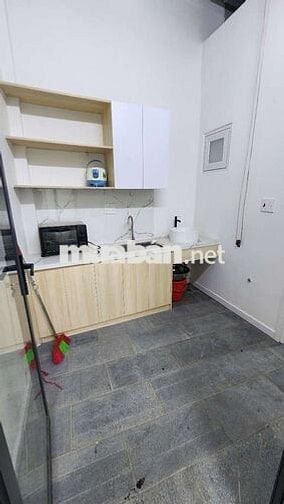 Cho thuê nhà mới sân đậu oto. Kinh doanh được tất cả ngành nghề.