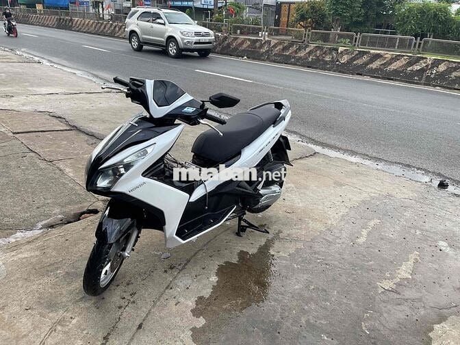 ban ablack 125i mau Trang