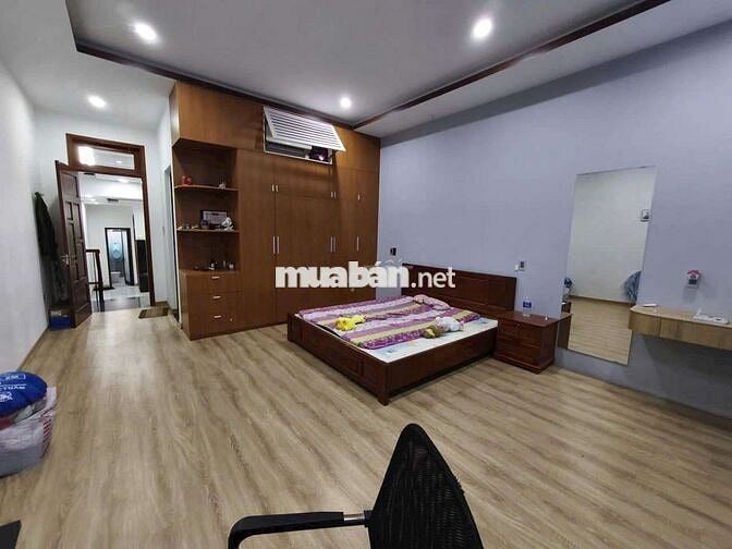 BÁN NHÀ HỐI KIỂNG ĐẸP NHÀ XÂY TÂM HUYẾT ĐỂ LẠI NỘI THẤT