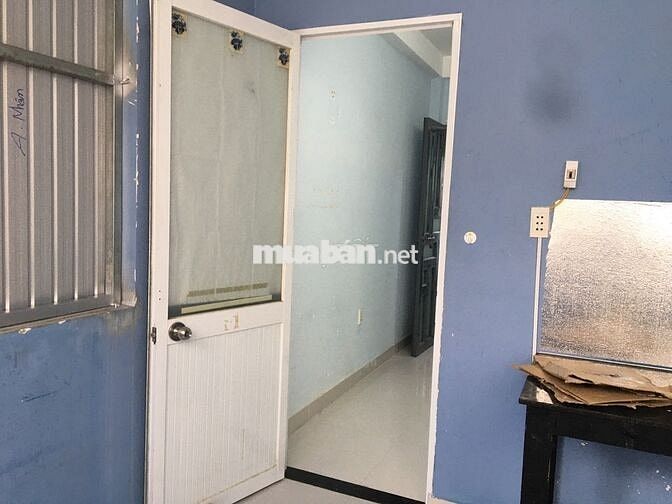 Phòng như hình ngay chợ Bà Chiểu có máy lạnh bếp WC riêng trong phòng