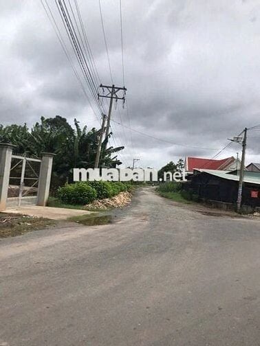 CẦN BÁN LÔ ĐẤT 300M2 FULL THỔ CƯ, SÁT KCN TRẢNG BẢNG. GIÁ CHỈ 550 TR
