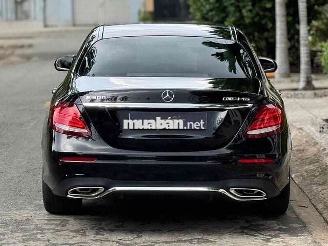 Mercedes Benz E Class 2017 E300 - 89000 km