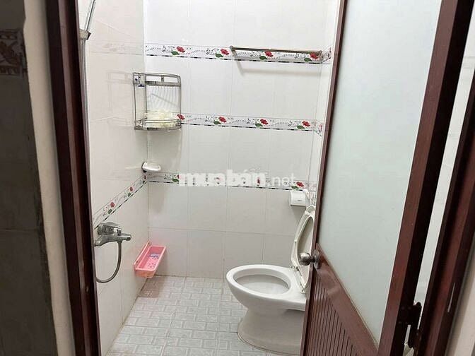 Cho thuê nhà đg.bắc hải.p6.tân bình