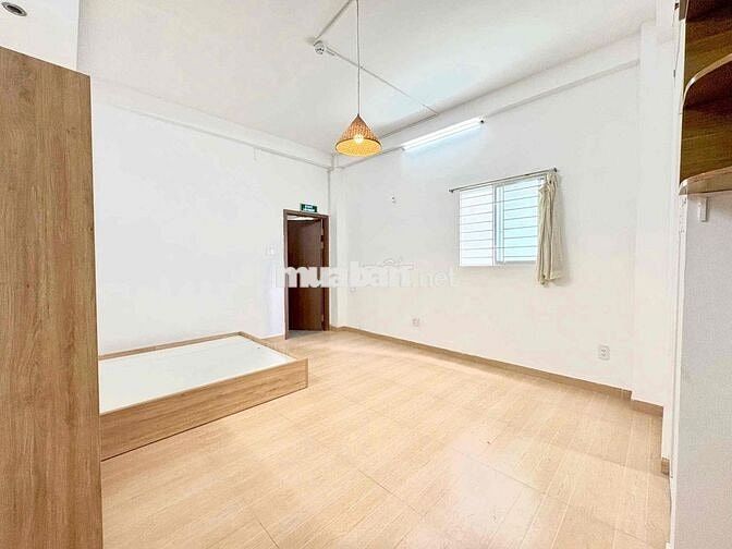 Cho Thuê Studio Cửa Sổ Thoáng Rộng 35m2 Vòng Xoay Dân Chủ CMT8 Quận 10