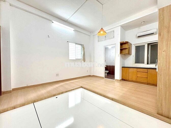 Cho Thuê Studio Cửa Sổ Thoáng Rộng 35m2 Vòng Xoay Dân Chủ CMT8 Quận 10