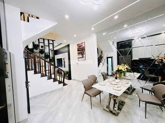 Tôi bán nhà Phân Lô Phương Mai giá 10,8 Tỷ, 48m x4 Tầng. Mặt tiền 4,2m