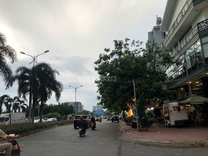 Bán nhà khu đô thị Him Lam có thang máy. DT 150m2 giá 35 tỷ
