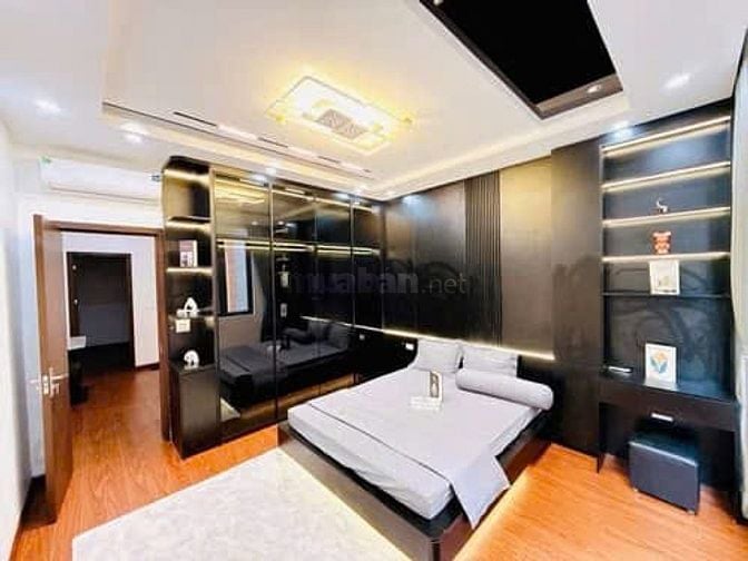 Tôi bán nhà Phân Lô Phương Mai giá 10,8 Tỷ, 48m x4 Tầng. Mặt tiền 4,2m