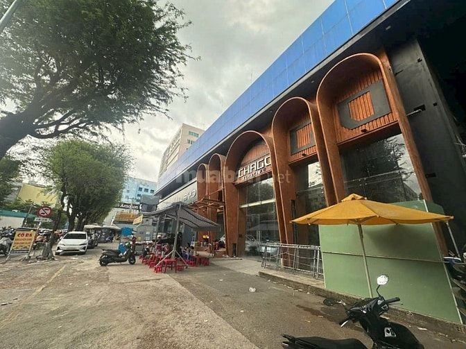 Cho thuê mặt bằng  mặt tiền Sư Vạn Hạnh P.10, Q.10 giá 120tr