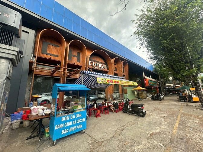 Cho thuê mặt bằng  mặt tiền Sư Vạn Hạnh P.10, Q.10 giá 120tr