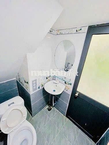 Bán nhanh nhà cô Kiều,Quận 8 Phạm Hùng 1t2l,dt lớn,gần svđ,giá 1t5 shr