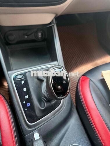 Hyundai Accent 2023 1.4 AT - 73000 km