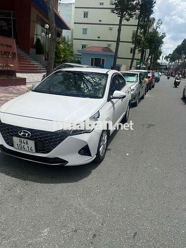 Hyundai Accent 2023 1.4 AT - 73000 km