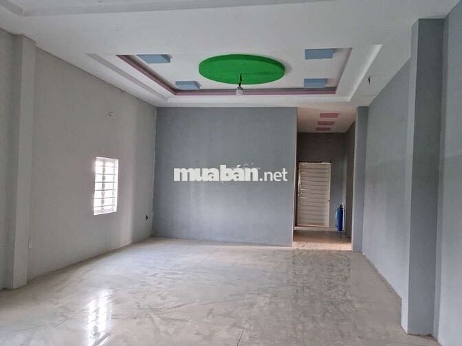CHÍNH CHỦ CẦN BÁN CĂN NHÀ NGANG 30M DT 1400 m MẶT TIỀN GẦN CHỢ HÓC MÔN