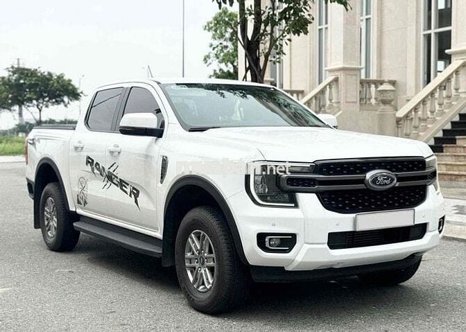 Ford Ranger 2024 XLS 2.0 4X2 AT - 7000 km
