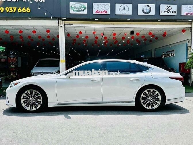 Lexus LS 500 odo mới 17.000km model 2024