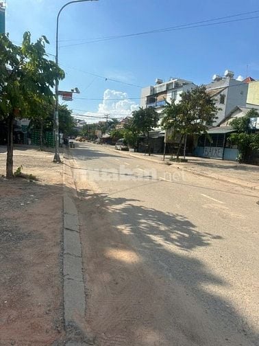 Cho thuê 2900 đất nền mặt tiền đường ký dài hạn 