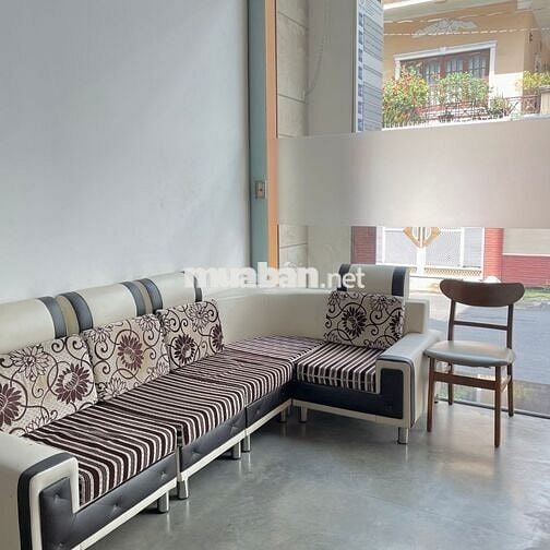 Cho thuê văn phòng 97m2 tại tòa nhà Mộc Gia Hoàng Việt (Gần sân bay)