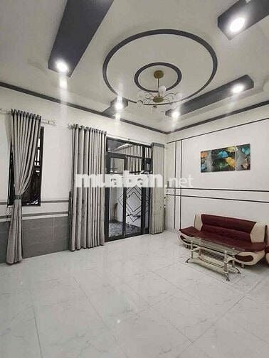 bán gấp nhà cô Ngọc 1T2L diện tích lớn đường Phạm Thế Hiển shr gần chợ