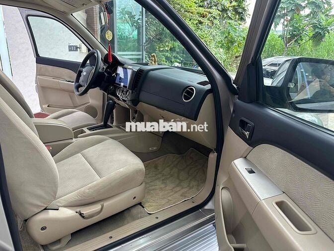 Ford Everest 2.5L 4x2 AT - 75.000km một đời chủ
