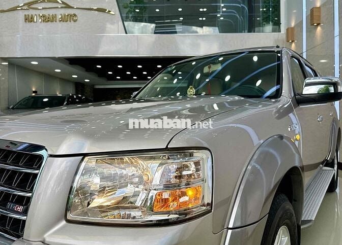 Ford Everest 2.5L 4x2 AT - 75.000km một đời chủ