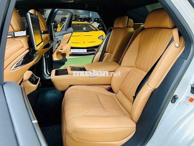 Lexus LS 500 odo mới 17.000km model 2024
