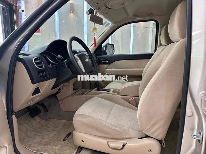 Ford Everest 2.5L 4x2 AT - 75.000km một đời chủ