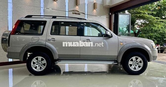 Ford Everest 2.5L 4x2 AT - 75.000km một đời chủ