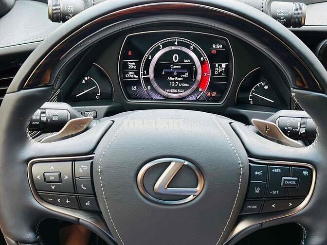 Lexus LS 500 odo mới 17.000km model 2024